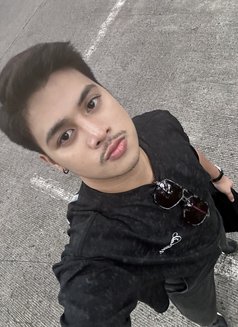 ISAAC - Male escort in Makati City Photo 4 of 10