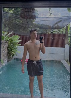 Isaac Fresh/Young & Innocent w/ Big Cock - Acompañantes masculino in Makati City Photo 9 of 9