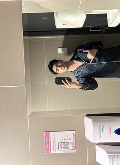 New/Fresh Escort Isaac - Male escort in Makati City Photo 11 of 11