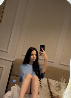 Isabel - escort in Dubai Photo 1 of 8