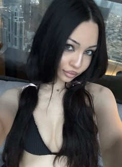 Isabel - escort in Dubai Photo 4 of 8