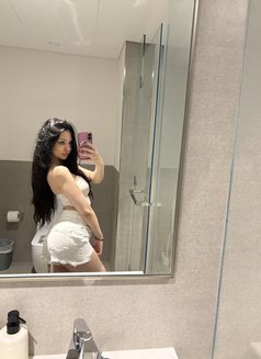 Isabel - escort in Dubai Photo 8 of 8