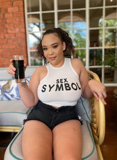 Isabel - escort in Dubai Photo 3 of 3