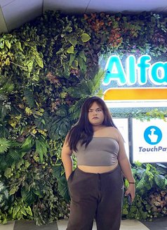 Isabela De Guzman - Acompañantes transexual in Makati City Photo 2 of 5