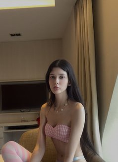 Isabela - escort in Shanghai Photo 2 of 7