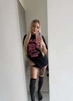 Isabella Bellini - escort in Dubai Photo 9 of 10