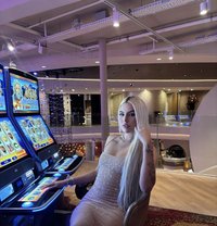 Isabella Bellini - puta in Dubai