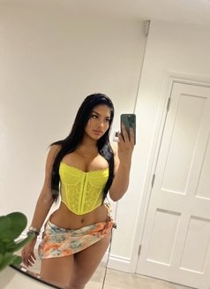 Isabella, chica colombiana - escort in Dubai Photo 3 of 21