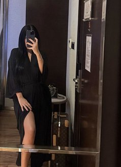 Isabella - puta in İstanbul Photo 5 of 5