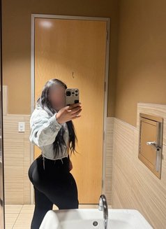 Isabella - escort in Setúbal Photo 1 of 14