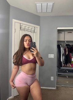 Isabella - escort in Setúbal Photo 7 of 14