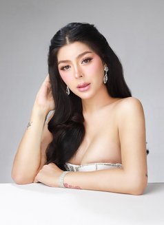 Isabella Ethan - escort in Manila Photo 6 of 8