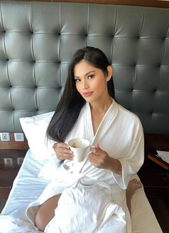 Isabella - Transsexual escort in Bangkok Photo 3 of 6