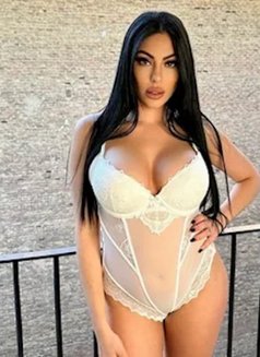 Isabella - escort in Dartford Photo 4 of 4