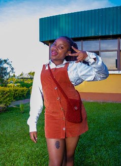 Isabella - escort in Nairobi Photo 4 of 5