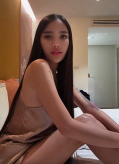 Isabella - escort in Manila Photo 4 of 12
