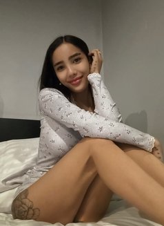 Isabella - escort in Manila Photo 6 of 12