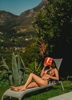 Isabella - masseuse in Cape Town Photo 3 of 12