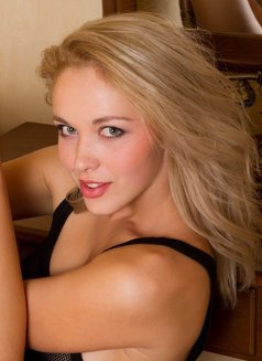 Isabella - escort in Cape Town Photo 7 of 10