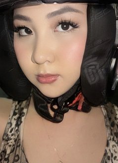 Isabelle, 18, Fully Functional Cock - Transsexual escort in Makati City Photo 3 of 7