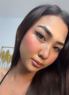 Isabelle, 18, Fully Functional Cock - Transsexual escort in Makati City Photo 4 of 7