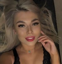 Isabelle - escort in London