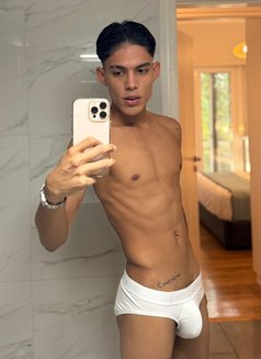 Latin Boy New Here - Acompañantes masculino in Dubai Photo 1 of 17