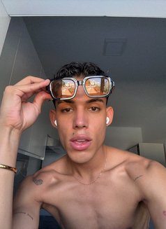 Latin Boy New Here - Acompañantes masculino in Dubai Photo 12 of 17