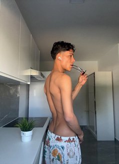 Latin Boy New Here - Acompañantes masculino in Dubai Photo 2 of 17