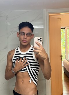 Latin Boy New Here - Acompañantes masculino in Dubai Photo 15 of 17