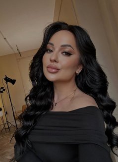 Isadora - escort in Dubai Photo 1 of 9