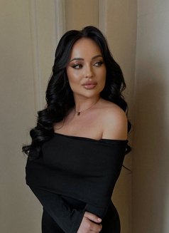 Isadora - escort in Dubai Photo 3 of 9