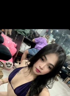 Isay - escort in Manila Photo 2 of 3