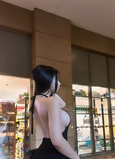 Ish Xi - Acompañantes transexual in Manila Photo 5 of 5