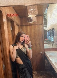 Isha - Transsexual escort in Gurgaon Photo 3 of 8