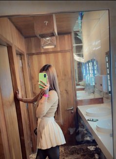 Isha - Transsexual escort in Gurgaon Photo 14 of 14