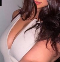 ISHA🩷 COD - escort in Kolkata Photo 1 of 5