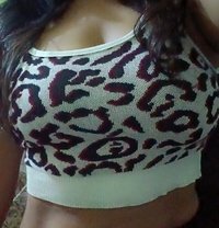 Isha - escort in Noida