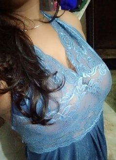 Isha - escort in Noida Photo 2 of 4