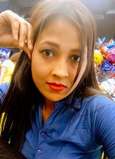 Isha - escort in Noida Photo 1 of 6