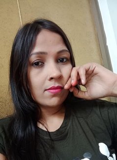 Isha - escort in Noida Photo 4 of 6