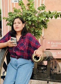 Isha - escort in Noida Photo 5 of 6
