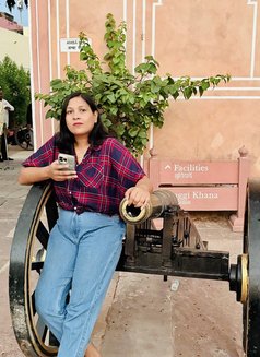 Isha - escort in Noida Photo 6 of 6