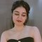 Isha Khan - puta in Vadodara Photo 2 of 5