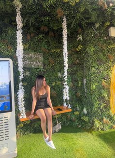 Isha - escort in Dubai Photo 3 of 5