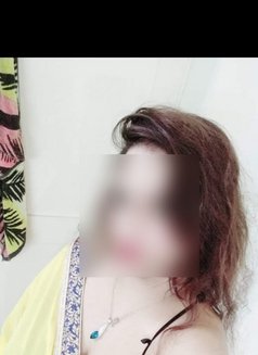 Isha punjabi girl - escort in New Delhi Photo 4 of 7