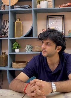 Ishaan - Male escort in New Delhi Photo 1 of 2