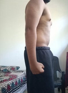 Ishan massage for ladies - Male escort in Colombo Photo 5 of 7