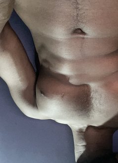 Ishan - Male escort in Colombo Photo 2 of 3