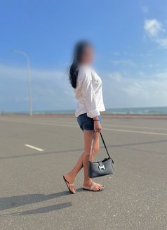 Senuri 22 Yrs ( office working girl ) - puta in Colombo Photo 12 of 18